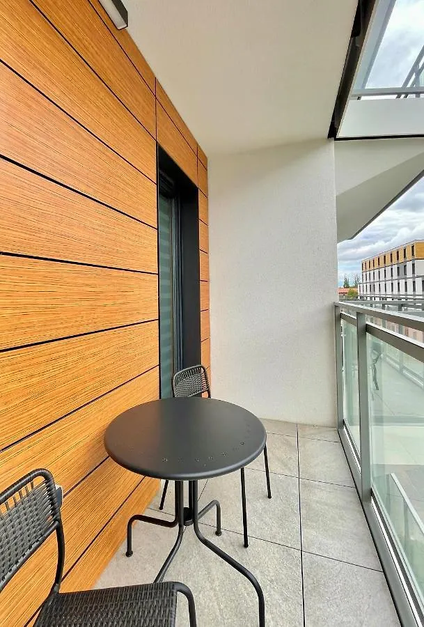 Modern Green Apartment Cracovie Pologne